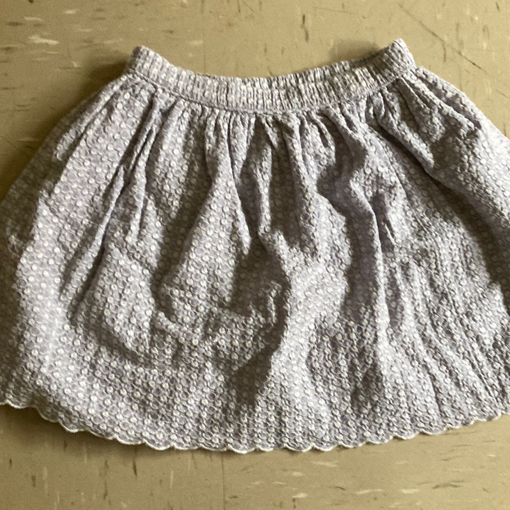 This skirt is very casual but formal at the same time. With ripples at the end.